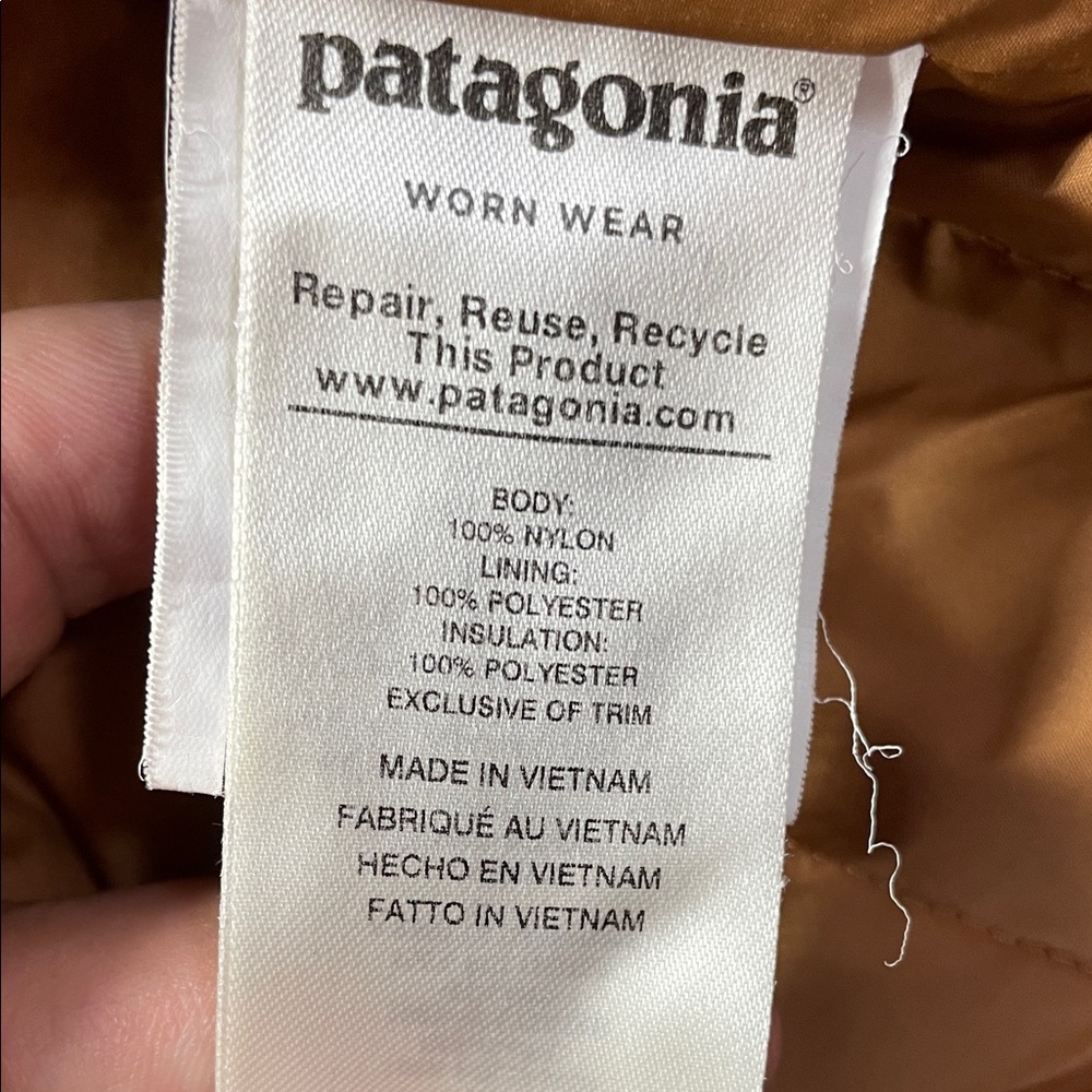 Patagonia Kids Charcoal Hooded insulated Raincoat - Picture 10 of 10